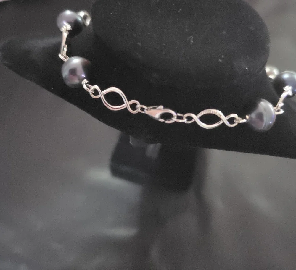 Elegant Black Pearl and Silver Link Necklace - Women Jewelry